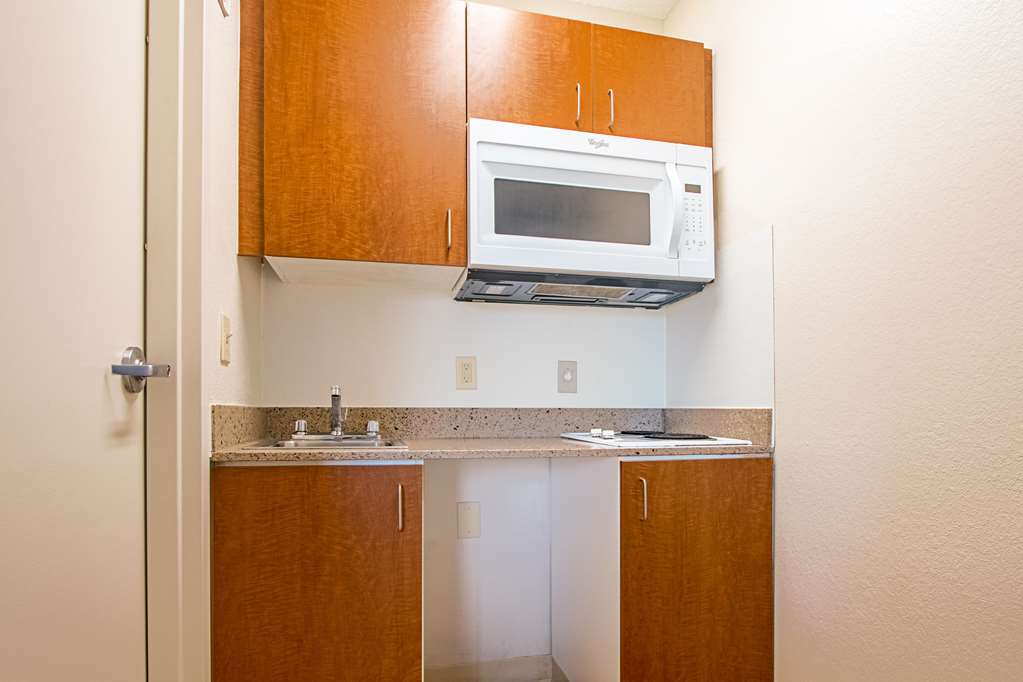 Birch Hill Suites Kansas City - Independence Pokoj fotografie
